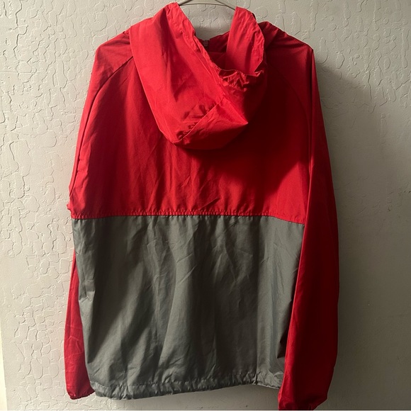 The Wizarding World of Harry Potter Gryffindor Lightweight Windbreaker - Picture 2 of 5